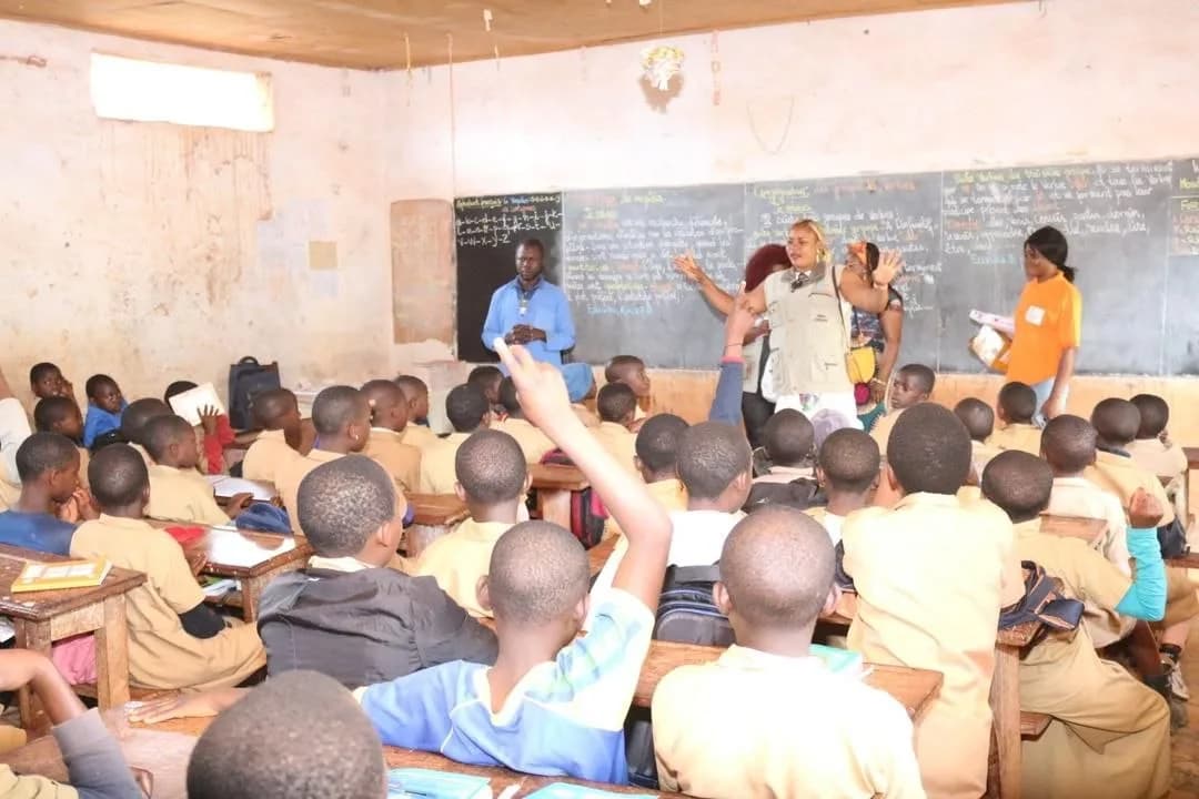 Sensibilisation en classe, école publique de Foréké